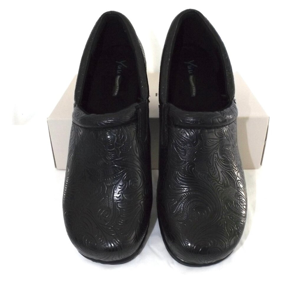 Yuu Shoes, Slip-on, Memory Foam Bethanee, Embossed Floral, Black, 8.5W, EC